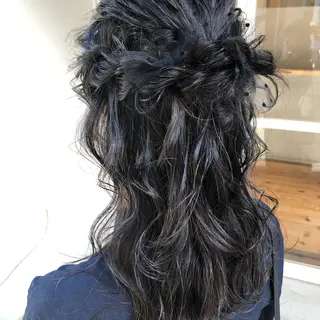 セミロング ヘアアレンジ やまぐち もえかのヘアスタイル