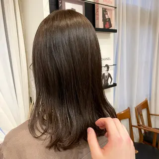 セミロング カラー オザキクウガ/ ブリーチ/髪質改善のヘアスタイル