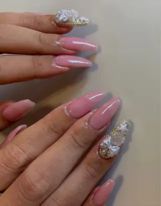 ネイル Nailsalon Olu所属・ネイリスト Nanaのネイルデザイン