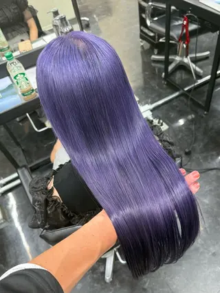 ロング TAKUMI ハイトーン/ウルフのヘアスタイル