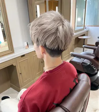 カラー メンズ 💫レイヤーカット 💫ブリーチ💫サキのヘアスタイル