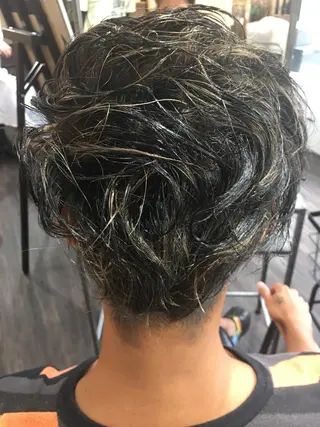 カラー パーマ メンズ 鶴見 和美のヘアスタイル