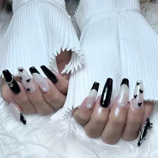 ネイル RAFFINE 月🦋🩵のネイルデザイン