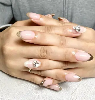 ネイル 濱嶋 結菜のネイルデザイン