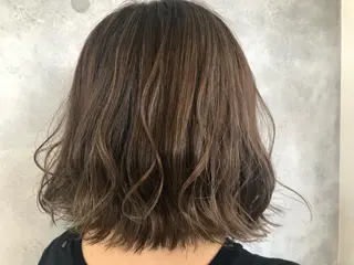ミディアム カラー ベージュ指名No1 加賀詩織のヘアスタイル