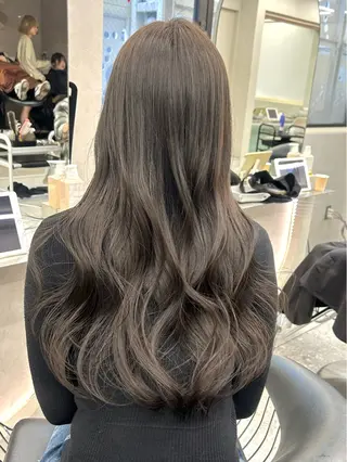 ミディアム カラー ヘアアレンジ fumika🎀 ベージュのヘアスタイル