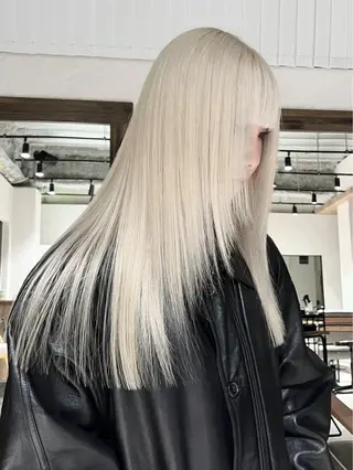 セミロング カラー ムラ修正💎 艶髪ハイトーン💎のヘアスタイル