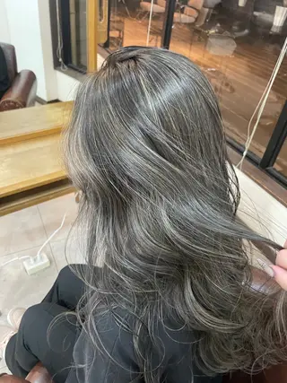 ロング TIDEHAIR SHUKAのヘアスタイル