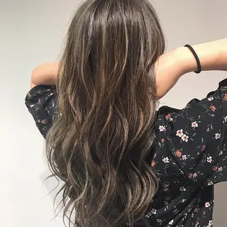 ロング カラー ヘアアレンジ Zina渋谷エリア マネージャShionのヘアスタイル