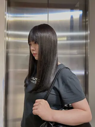 セミロング カラー FILMS所属・FILMS 銀座店 Mikotoのヘアスタイル