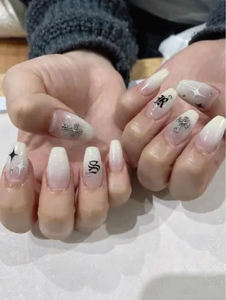 ミディアム Nail  R💫 naoのネイルデザイン