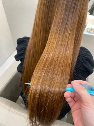 ロング 艶髪🌟髪質改善✨ Zinaヤマダ チサのヘアスタイル