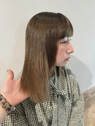 ミディアム カラー mai .のヘアスタイル