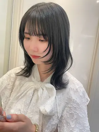 セミロング 吉野 琴音のヘアスタイル