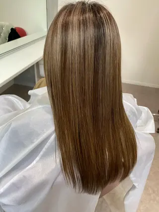 ロング カラー hair make huit8所属・ハイライト&ブリーチ 💇🏼‍♀MAHOのヘアスタイル