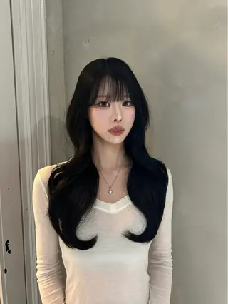 ロング 韓国レイヤーカット/ 暗髪カラー/林 竜翔のヘアスタイル