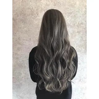 ミディアム due hair 京都駅前店 MILBON オージュア認定サロン【デューヘアー】所属・ハイトーンブリーチ 土坂　由志【京都】のヘアスタイル