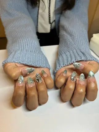 ネイル 濱岡 咲のネイルデザイン