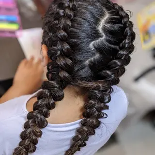 キッズ ヘアアレンジ scamp ★のヘアスタイル