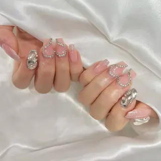 ネイル ちゅるんネイル🪄 耳ツボジュエリー🔗のネイルデザイン