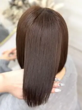ショート カラー elu あやね‎🤍🫧のヘアスタイル