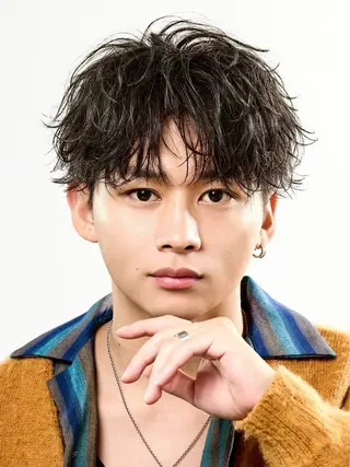 ショート パーマ メンズ 松本 悠太郎のヘアスタイル