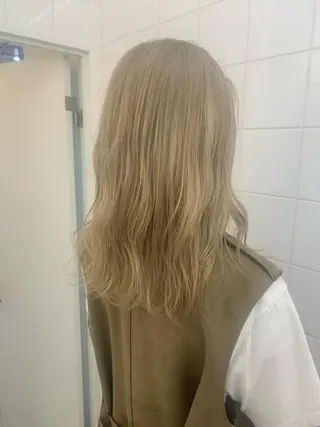 セミロング カラー ヘアアレンジ 🧨ブリーチー×ボブ レイヤー💎じゅえるのヘアスタイル