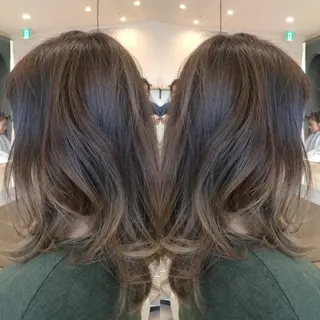 ミディアム カラー youres hair 新宿三丁目所属・髪質改善カラー、美髪 トリートメント専門のヘアスタイル