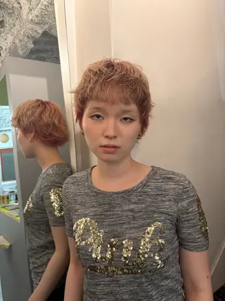 カラー ニッタルナ／ブリーチ なし／カラーモデルのヘアスタイル