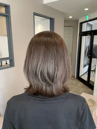 ミディアム カラー 西村 れいのヘアスタイル