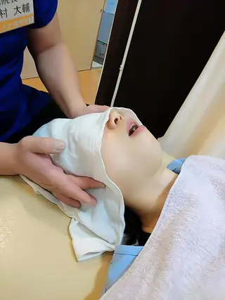 お顔のむくみたるみ 専門☆美容鍼小顔矯正のエステ・リラクイメージ