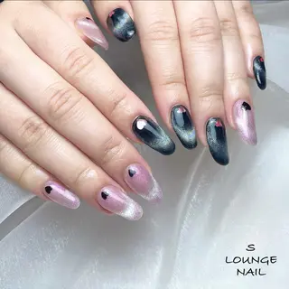 ネイル S LOUNGE NAIL所属・パーツたくさん🍓 SUMIのネイルデザイン