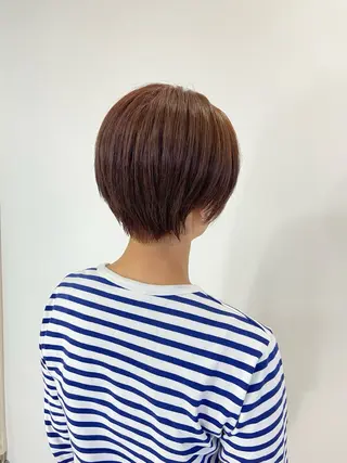 ショート カラー 陰山 友咲のヘアスタイル
