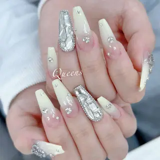 ネイル Queens テイのネイルデザイン