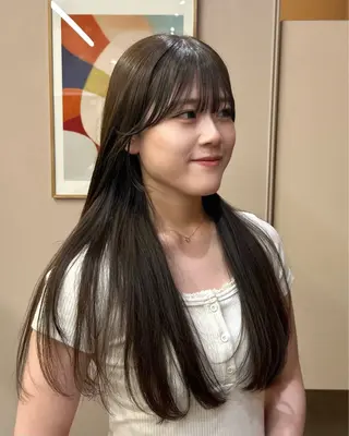 ロング カラー MUKU所属・MUKU 市川 莉花のヘアスタイル