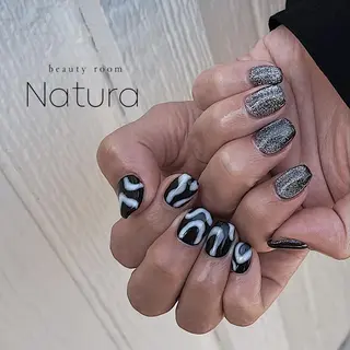 ネイル マツエク・マツパ アイブロウ beautyroom Naturaのネイルデザイン