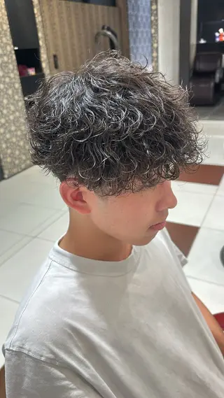 パーマ メンズ 近藤 駿のヘアスタイル