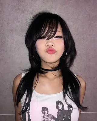 セミロング AIRA/ブリーチ ‪/透明感カラーのヘアスタイル