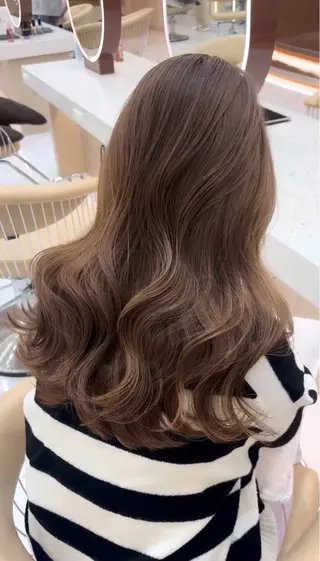 ロング 赤み・黄みを消す 透明感カラー/松沢のヘアスタイル