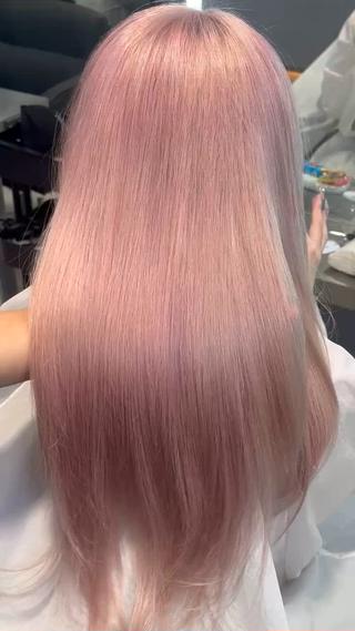 ハイトーンケラチントリートメント
ブリーチ毛でも艶サラヘアを目指せます 