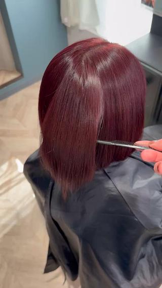 Bordeaux color
ブリーチなし暖色カラー履歴ありのお客様でしたらここまで赤みを表現できることもあります