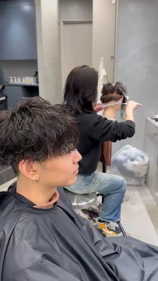 パーマモデル.カラーモデル募集中です

これからの夏に向けて一緒にかっこよくなりましょう！

・朝のスタイリングを楽にしたい方や気軽にかっこよくなりたい方や雰囲気を変えたい方などお任せ下さい

・DMにてご予約承っておりますのでぜひお願い致します
・ご予約についての質問や料金などもDMにて承っております。料金設定などDMにてパーマの種類によって大別しておりますので是非相談してください！！

平日  21:00～
土曜  20:00～
日曜-祝日  19:00～

fifth Tokyo 
    渋谷駅から徒歩2分

今月もモデル様募集しております
@_891____ 
 