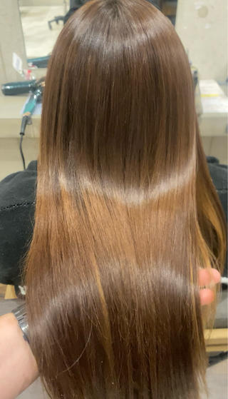 髪質改善縮毛矯正
うねり・広がり・パサつきにお悩みの方へ
話題の髪質改善トリートメントで
触りたくなるツヤ髪に
︎ 乾かすだけでまとまる
︎ 繰り返すほど扱いやすく
︎ カラーとの同時施術もOK