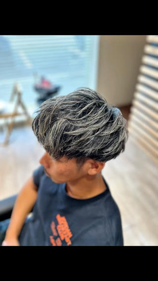 ショート カラー メンズ 大久保 隆蔵のヘアスタイル