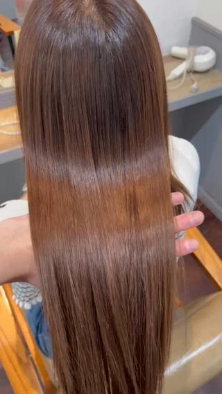艶髪ストレート！一度かけたら他の所ではかけれなくなるほど手触りや質感が変わります
是非体験してみてください！ 