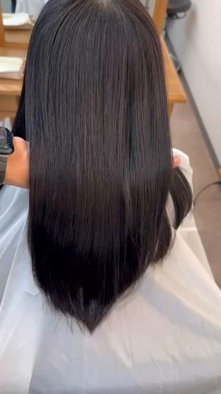 美髪矯正
乾かしただけでサラツヤの髪になれる
朝も楽に
毎朝アイロンもいらない！！

オリジナルの薬剤とトリートメントで今までに1番の艶髪に変えます
自分史上1番の髪に 