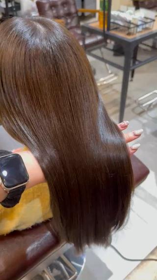 ツヤツヤグレージュカラー
特別なトリートメントをしなくて
この仕上がりになります