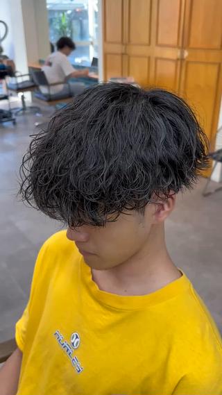 ショート パーマ メンズ JINKIメンズ特化 メンズカットパーマのヘアスタイル