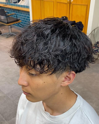 ショート パーマ メンズ JINKIメンズ特化 メンズカットパーマのヘアスタイル