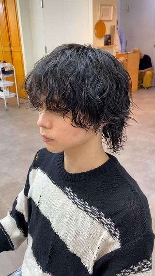 ミディアム パーマ メンズ JINKIメンズ特化 メンズカットパーマのヘアスタイル